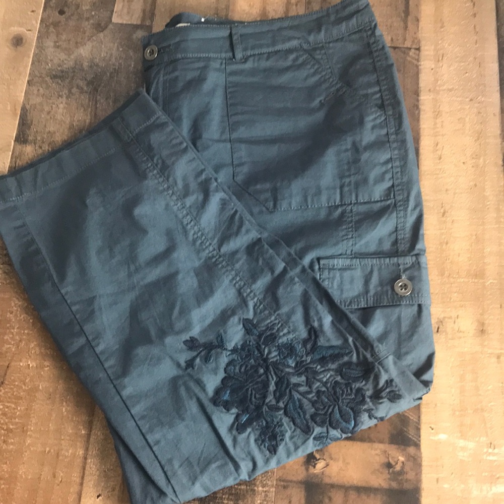 Westport 1962 Blue Embroidered Cargo Capris